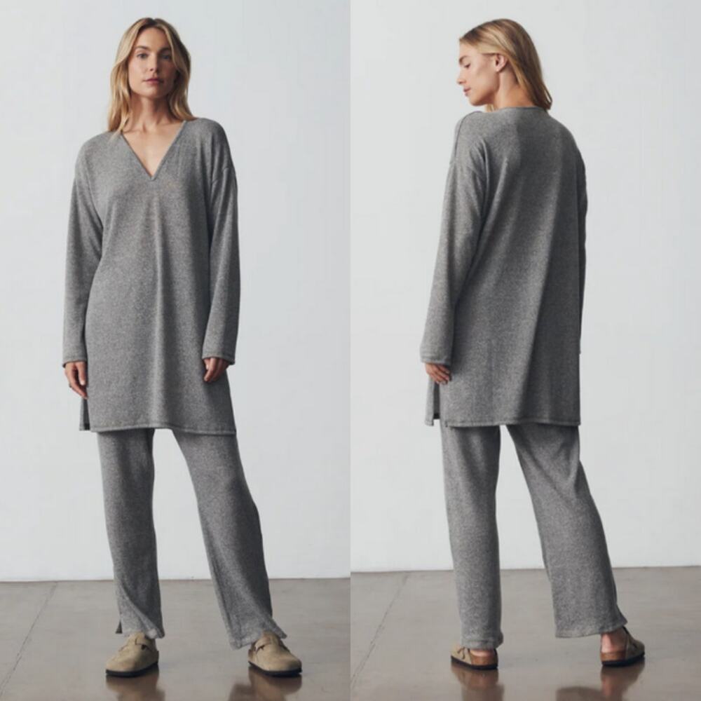 The Regular Program The V-Neck Tunic Top Small Cozy Loungewear Old‎ Money